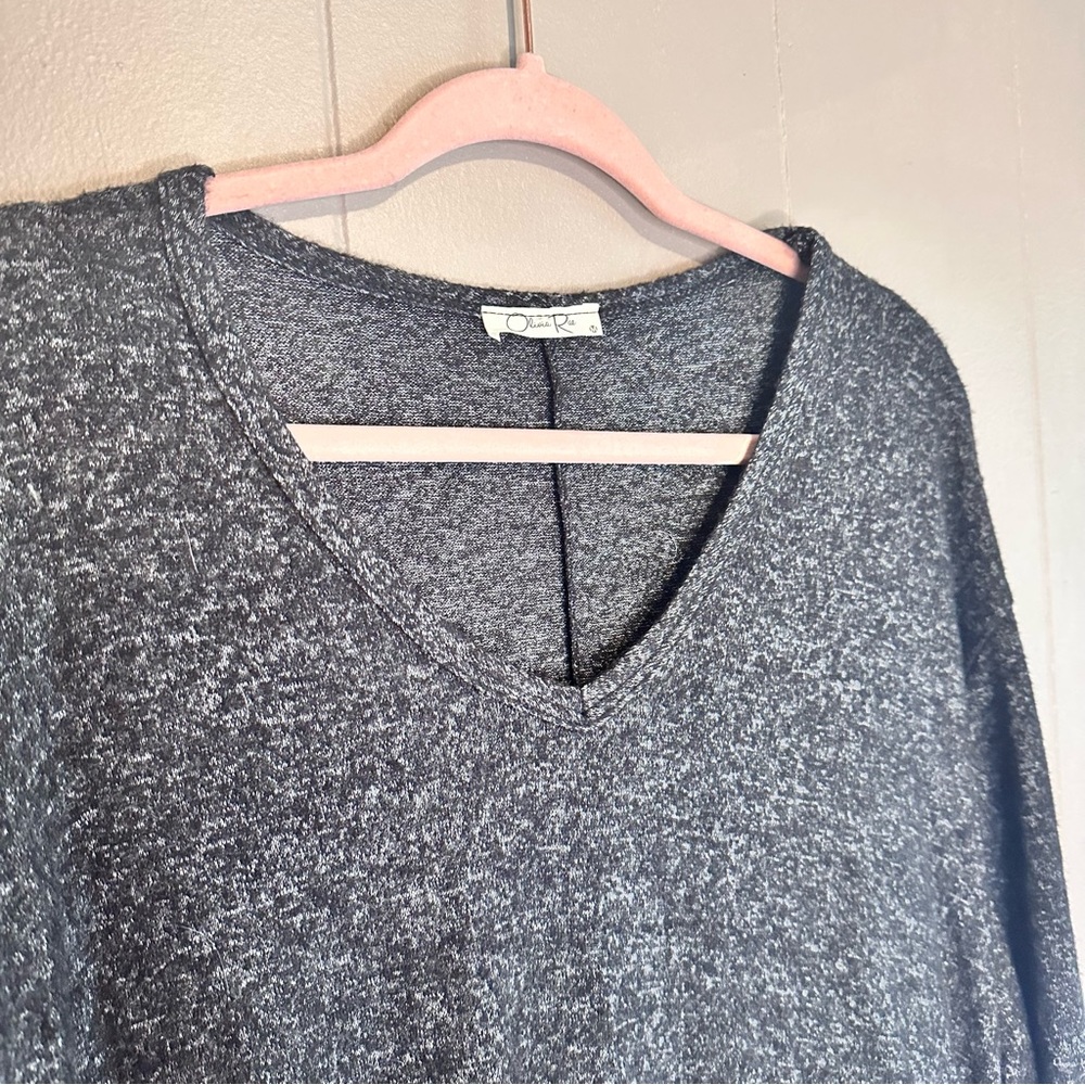 Olivia Rae Long Sleeve Top With Ruffle Detail Size Medium - Picture 5 of 5